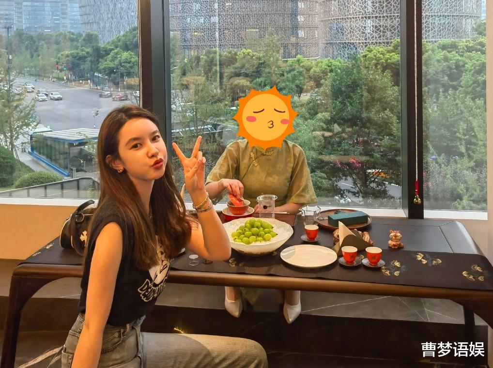 张大奕|张大奕蒋凡成成过往？女方被曝搭上四川富二代，后者曾晒出前者爱犬