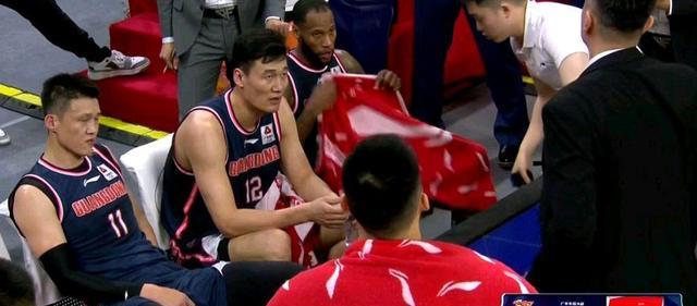 76人队|顽强输出！广东12-0疯狂反击，赵睿12+4挑大梁，神经刀18+成奇兵