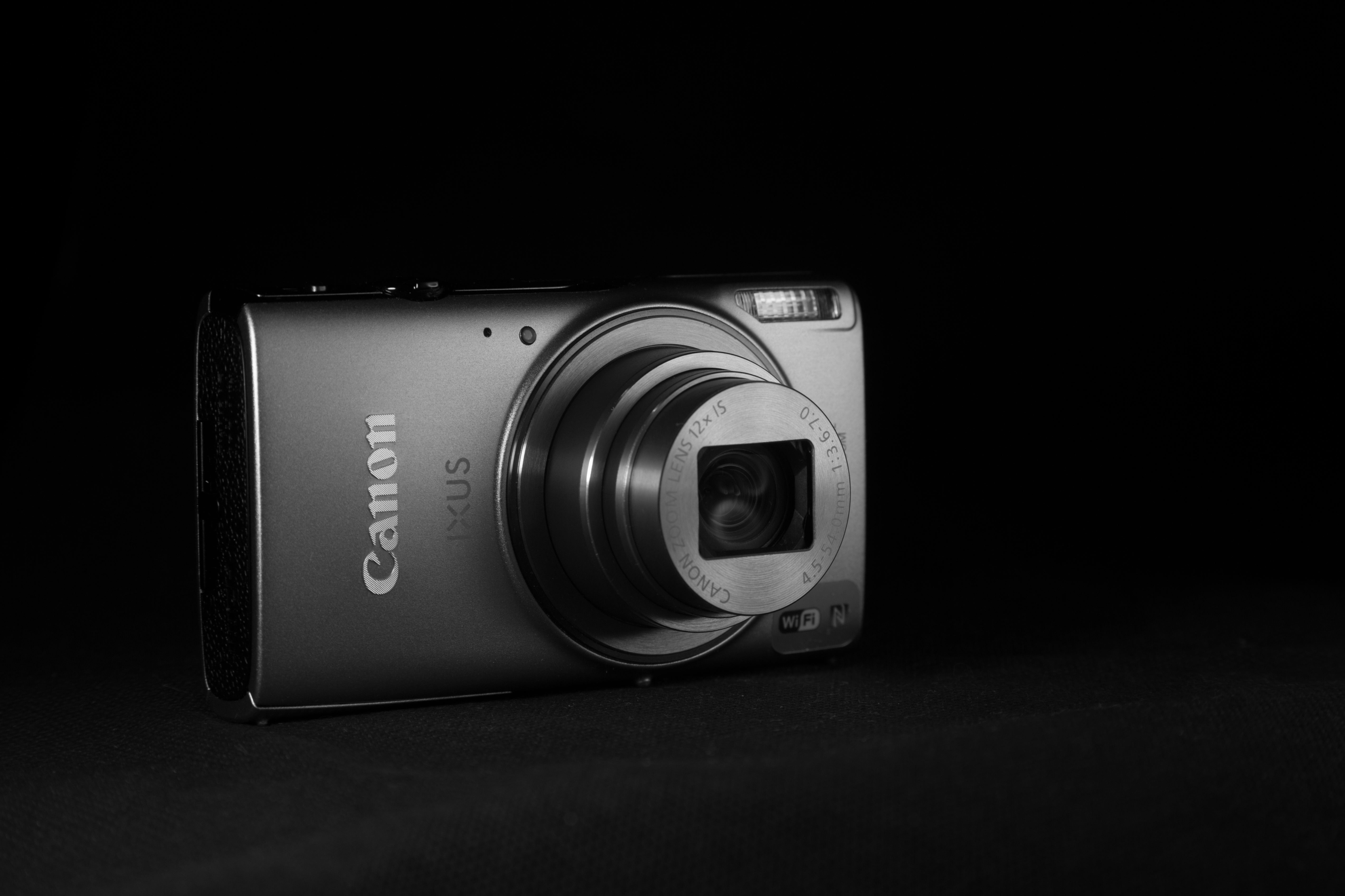 佳能|尼康之后,佳能也停产:相机终成“时代的眼泪”?