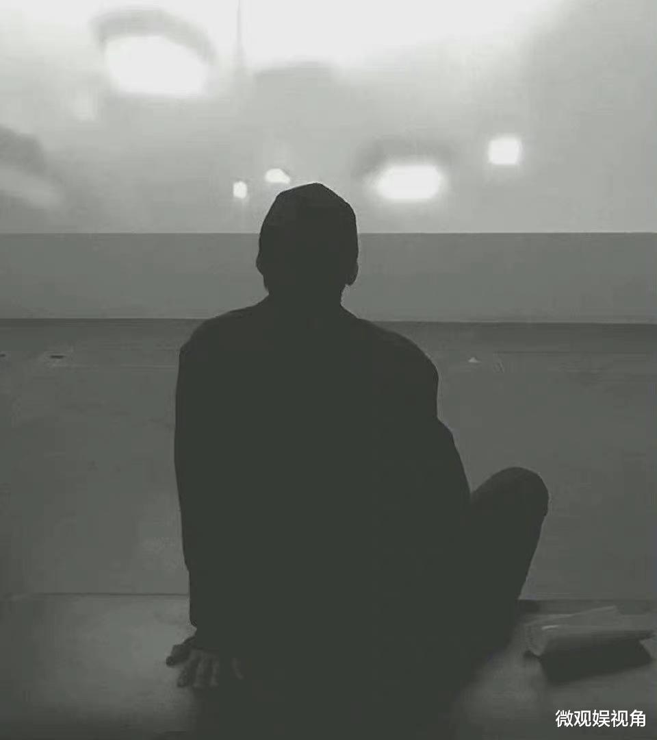 蔡徐坤|蔡徐坤晒出背影照，网友: 这背影怎么这么像我男朋友