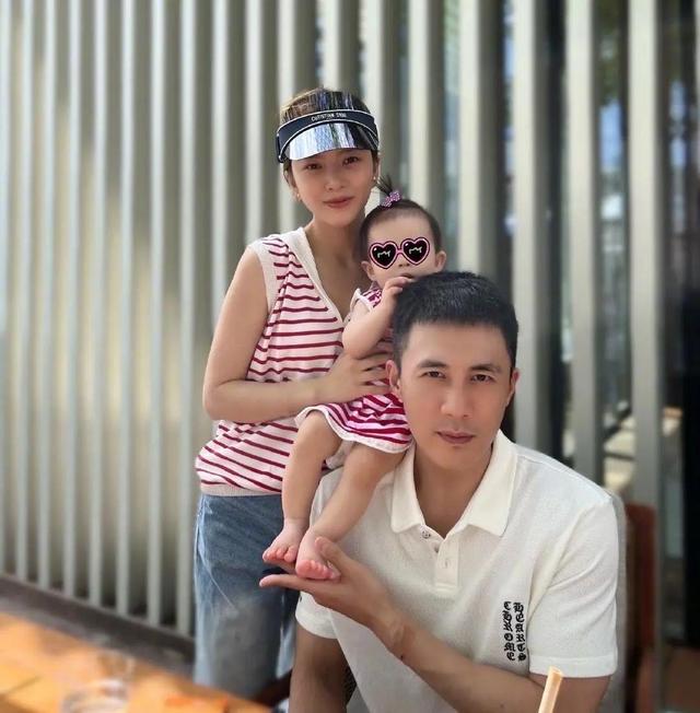 王灿|王灿罕见晒“小蛋饺”营业，小腹隆起被质疑怀二胎，本人亲自回应