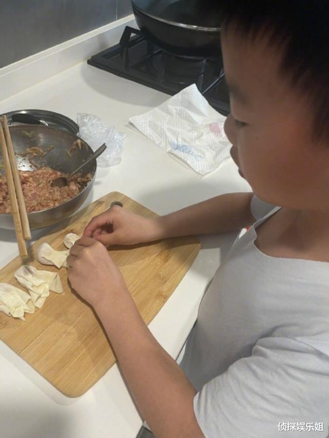 吴所谓|真别人家的孩子!谢楠晒母亲节惊喜,7岁吴所谓亲自为妈妈包馄饨