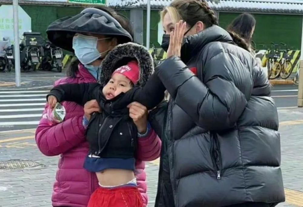 谷爱凌|谷爱凌和外国男子亲密合照遭批评，本人亲自回应，解除网络误解