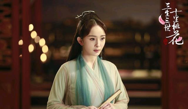 白浅|明明都是青丘狐帝之女，白浅和卿瑶的差距也太大了，后者真辣眼睛