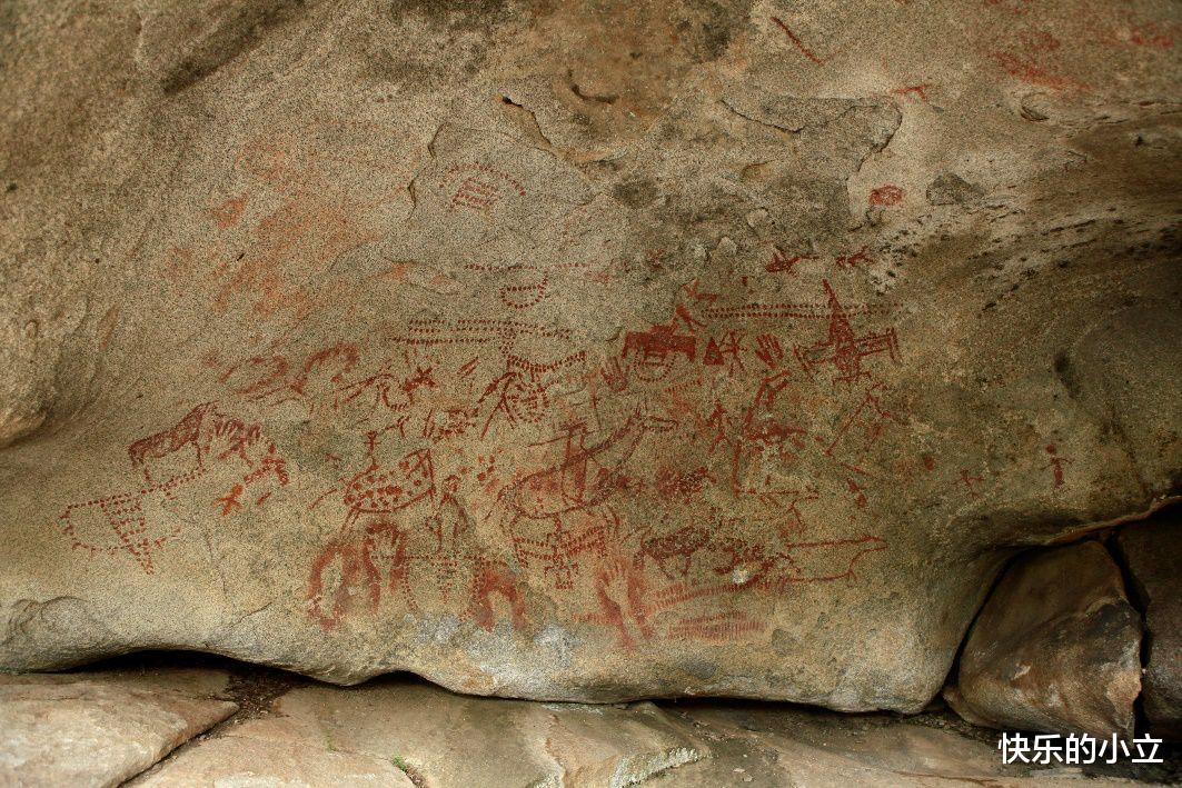 隐秘山洞出现一万年前“飞机岩画”,外星文明真的存在?真相来了