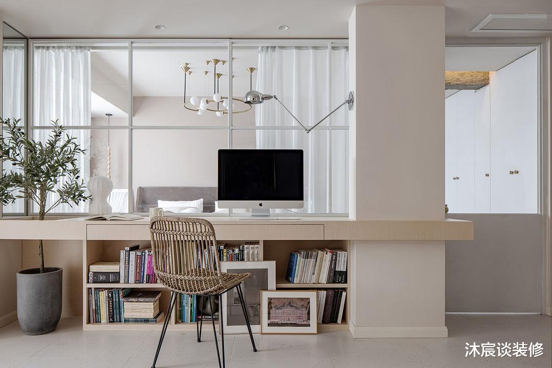 这对大学老师,把餐厅放在阳台就圈了好多粉,再开个天窗,美极了