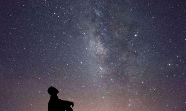 美国已公布数次UFO报告,为什么国内却总在回避频发的UFO现象?