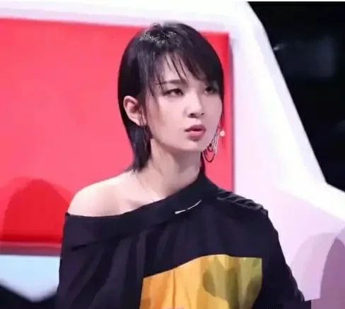 周笔畅|戚薇：给女儿泡奶粉用法国矿泉水，400多一瓶，一天大概要用4瓶水