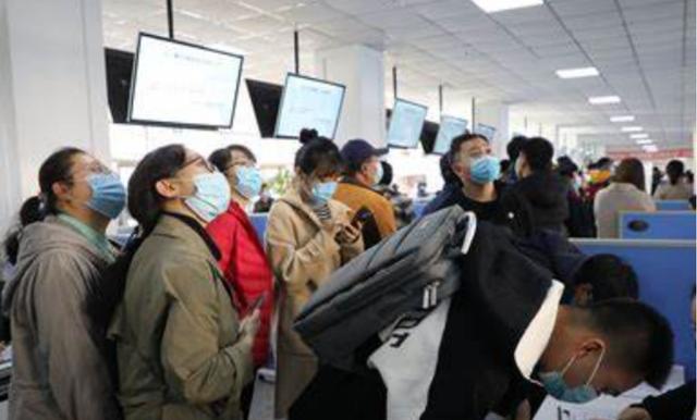 华为|华为聘用名单曝光，就没一个是985以下的学生，普通人毫无竞争力