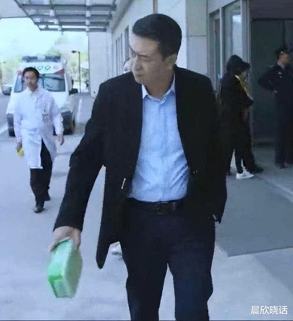 赵丽颖|谢霆锋的手，赵丽颖的血栓，张嘉译的背，打了多少明星的脸？