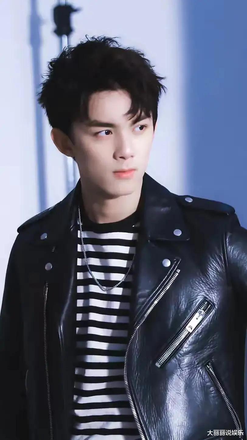 吴磊|吴磊、向涵之恋情曝光？其工作室评论区已沦陷