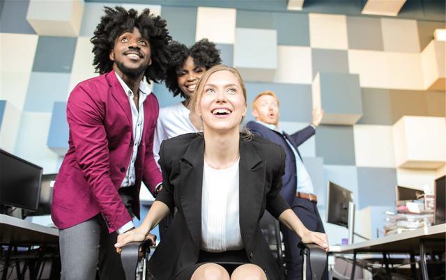 神剑|职场上,越厉害的人,越懂得隐藏这4点,不鸣则已,一鸣惊人