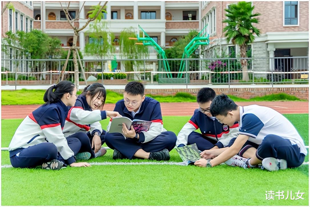 招聘|成都著名高中招聘纳新,起步年薪25万,清北复交毕业生趋之若鹜