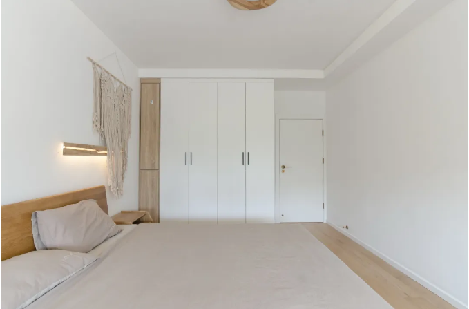 70㎡旧房改造，全屋网红色，客厅像蜗居，完工后却很浪漫