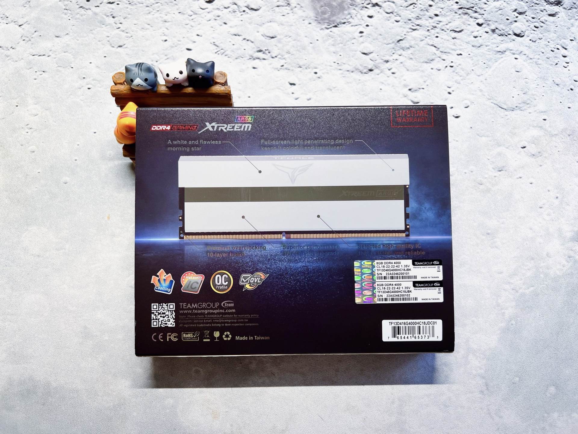 小米科技|白系主机内存篇：十铨梦境DDR4-4000 RGB内存开箱