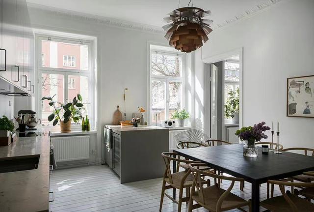 瑞典男主家:不同空间不同色,简约大气设计感强,可当装修范本了