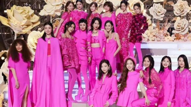 芒果台|《乘风破浪》后又一重磅节目，芒果台的2个台柱子聚集，刚开播就赢了