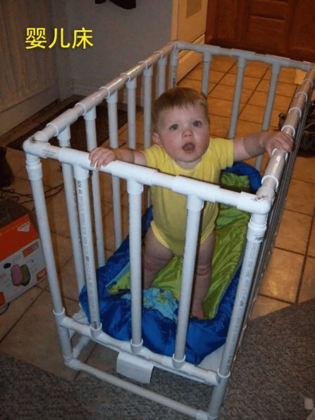 这业主脑洞实在大,用“热熔管”来做床,孩子睡上面舒服还省钱