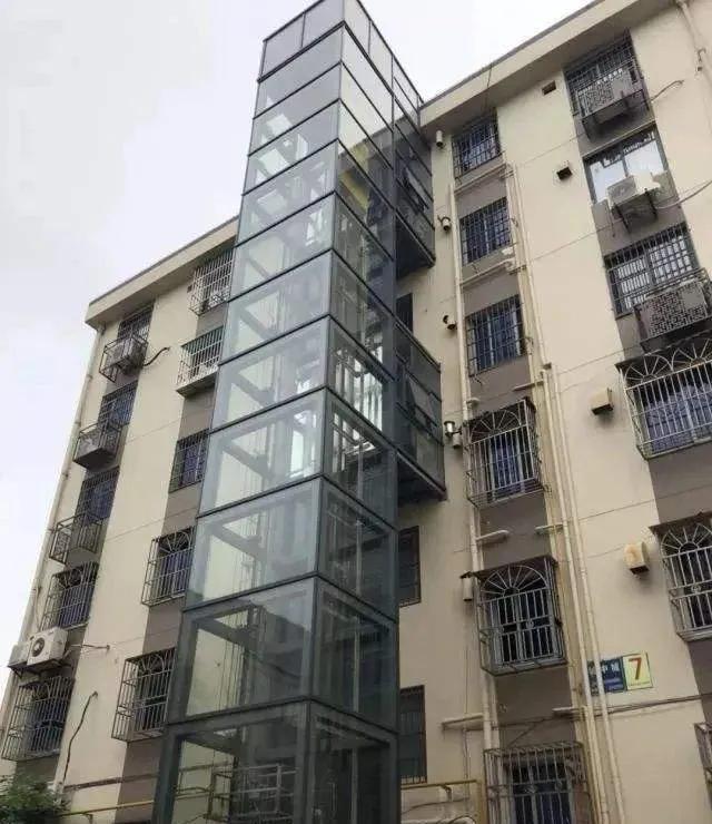 旧房加装电梯,业主后悔:房子贬值,还引来一堆“新麻烦”