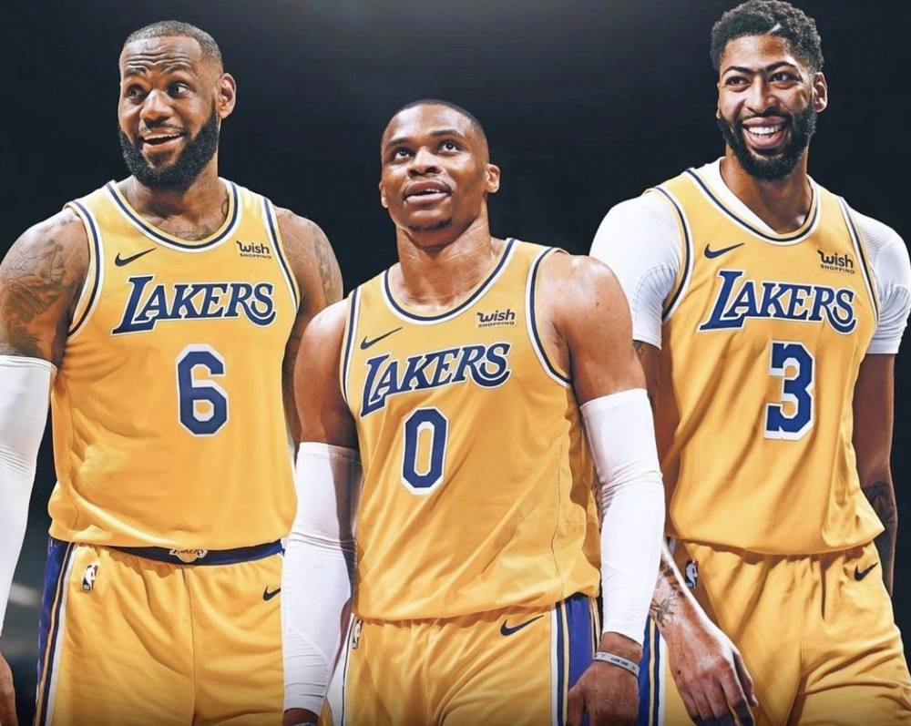 勒布朗·詹姆斯|笑了！詹姆斯去76人？这是NBA第一烂交易方案