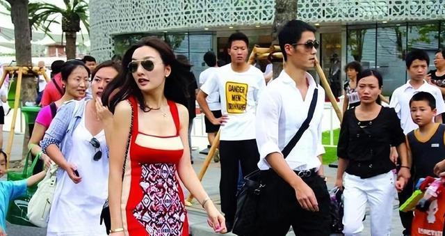 王励勤|她是王励勤前女友，分手后两次闪婚嫁入豪门，36岁依旧身材傲人