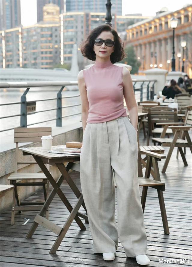 帽子|看到摘掉帽子的三木妈妈,才懂:比起装嫩,直面衰老的女人更耐看