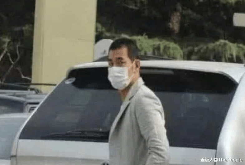 赵文卓|深扒赵文卓财产:片酬千万、豪宅豪车遍地,大女儿一年花费近百万