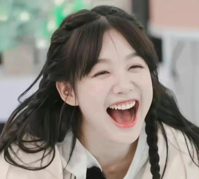 娱乐圈|娱乐圈假甜女孩，顶着小白花的脸做着小太妹，又蠢又狠 令人唏嘘