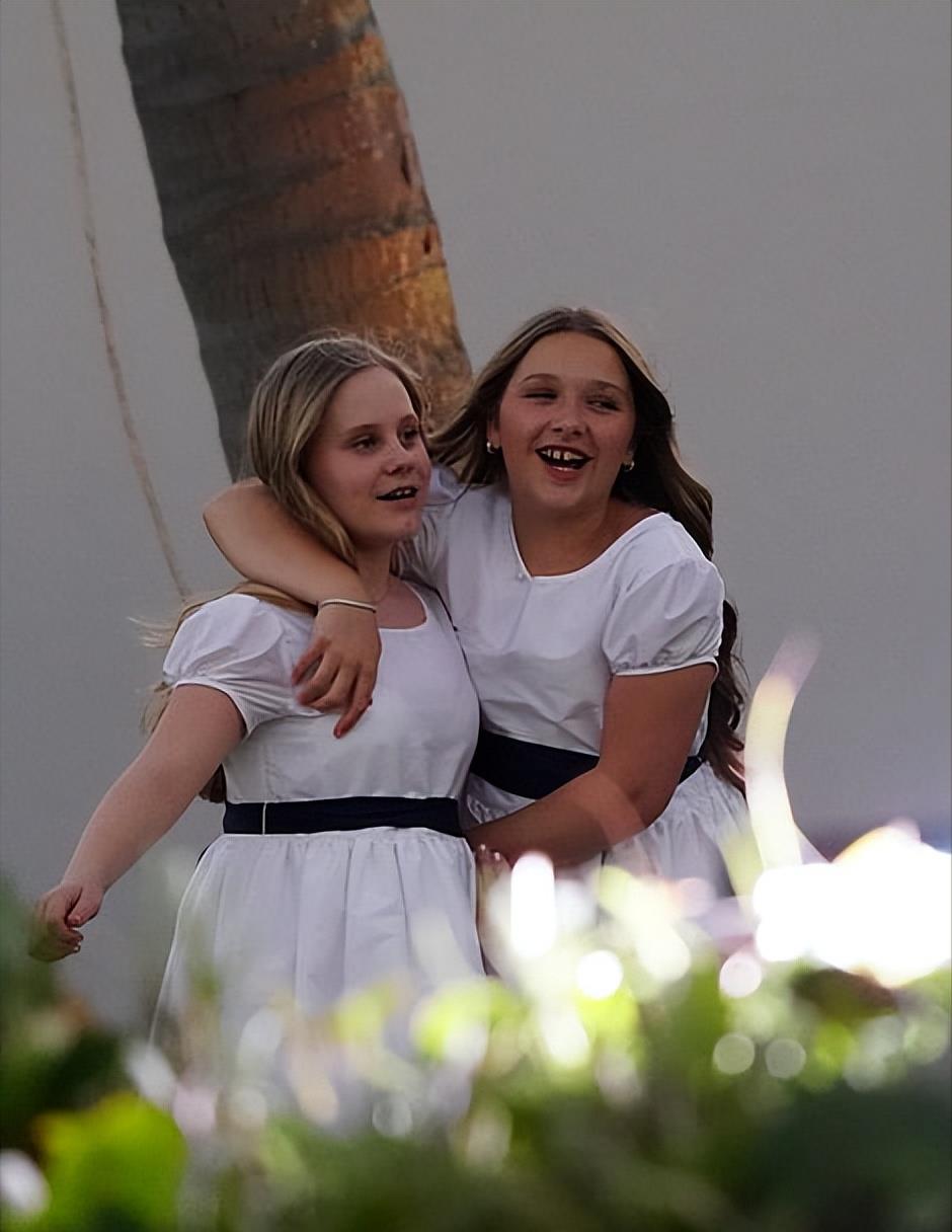 三体|小贝长子大婚现场！新娘穿白纱亮相太美，10岁小七当花童玩得好嗨