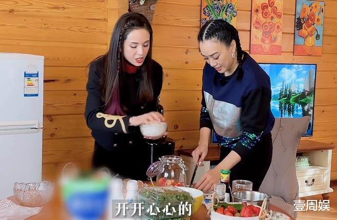 钟丽缇|51岁钟丽缇跟55岁李若彤同框,没有对比就没有伤害,差距太大了