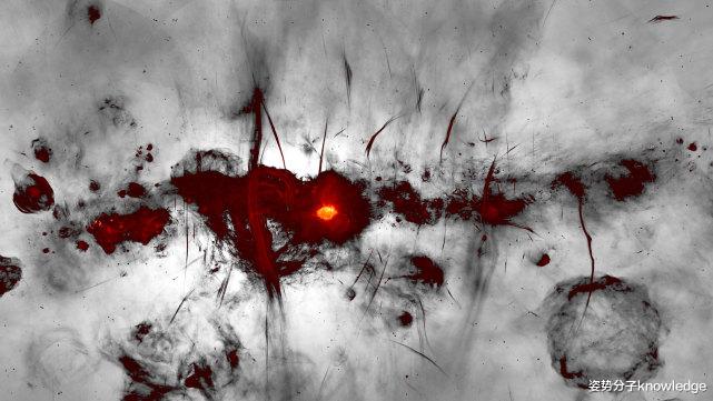 长度超60万光年!科学家在河外星系发现巨大丝状结构,到底是什么?