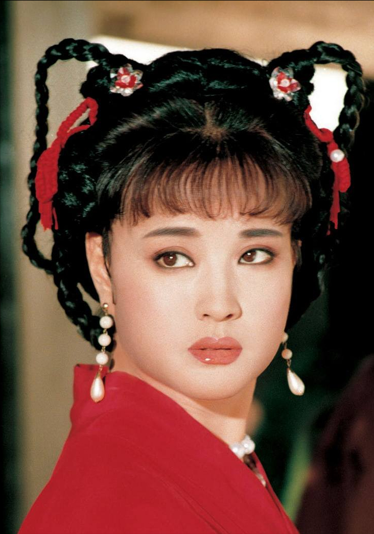 刘晓庆|刘晓庆：从“亿万富姐”到狱中女囚，如今70岁依旧狂妄，凭什么？