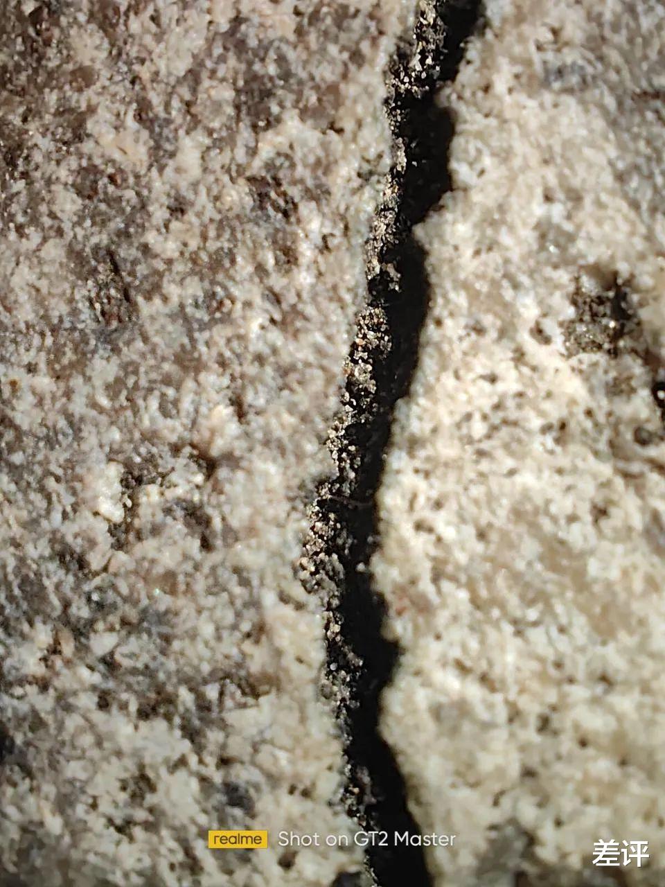 裁员|realme这款新机,卖得比小米还便宜?