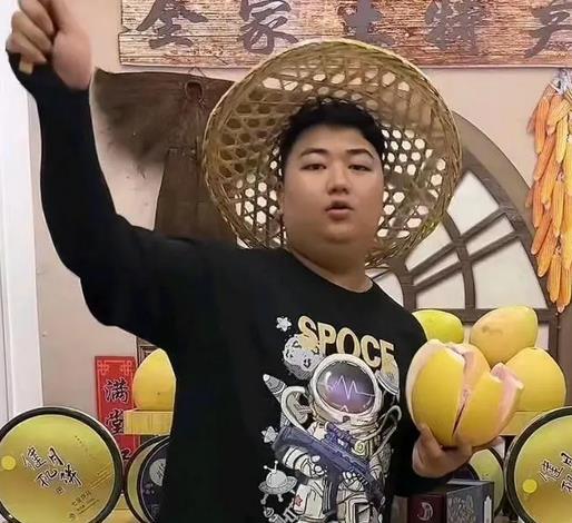 全红婵|害羞!全红婵大姐罕见露面,温婉可人+成绩优越,与红姐反差大