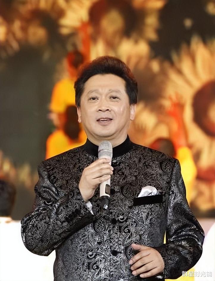 郁钧剑|军旅歌唱家郁钧剑：以《小白杨》盛名，从艺50载，近况怎样？