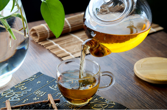 广东60岁大爷雷打不动,坚持喝茶30年,最终喝出5个“教训”