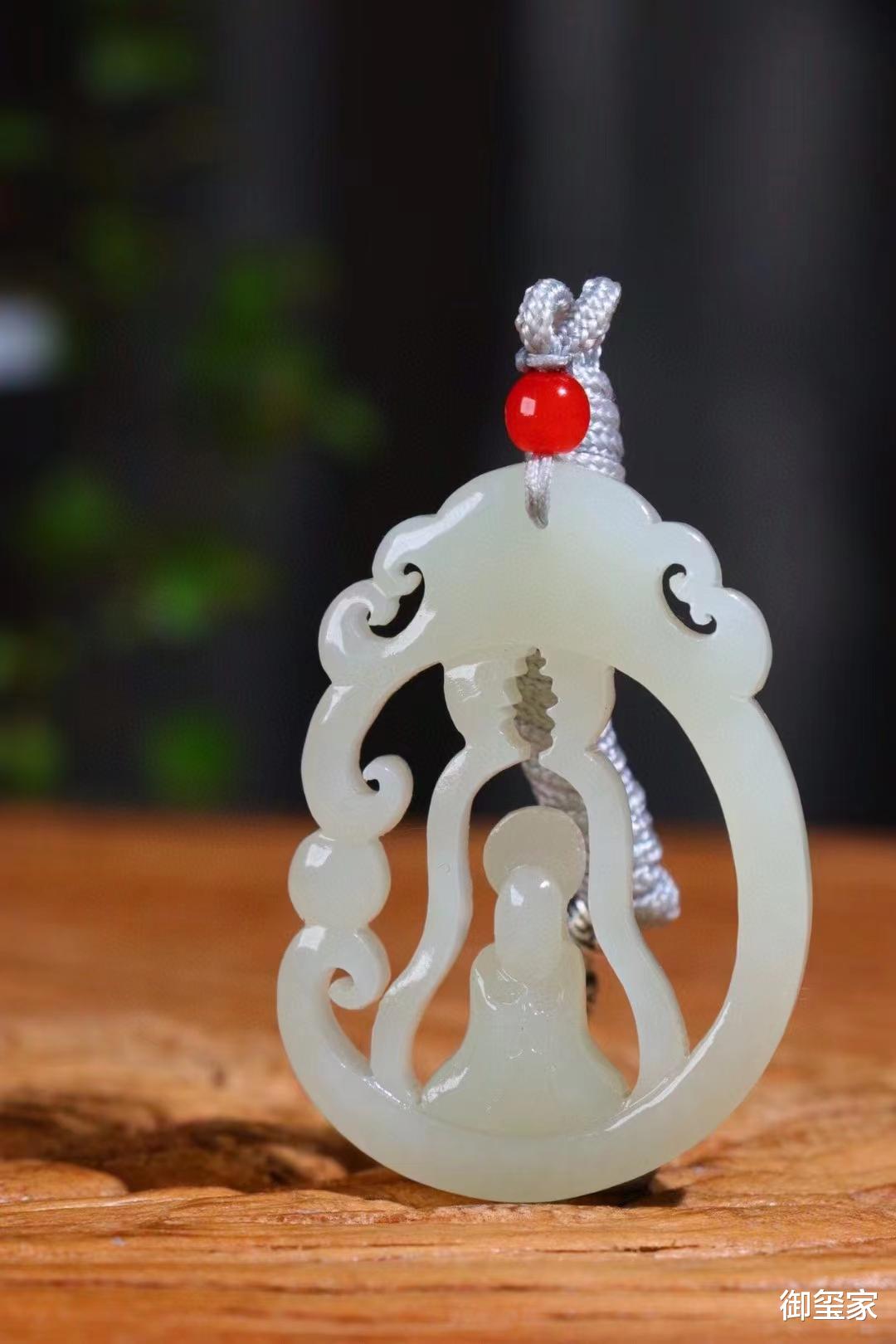 雕刻|#御玺家和田玉#玉不琢不成器,是不是和田玉一定要雕刻才美,才能戴