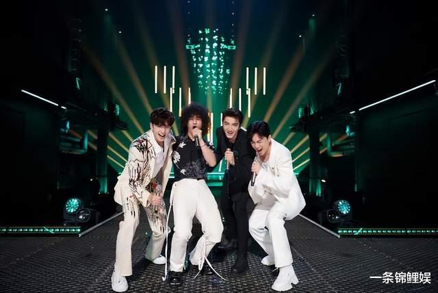 苏有朋|苏有朋等人合唱《红蜻蜓》，潘玮柏郑钧泪洒当场，简直太好哭了