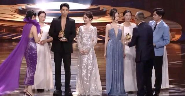 电影|2022电影之夜获奖名单揭晓,沈腾马丽谢霆锋李冰冰等众星获奖