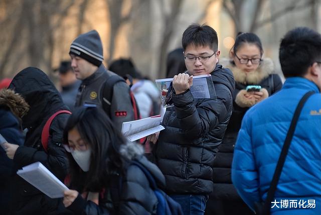 90后|90后出现“摆烂”怪象,领导进退两难,回报和付出不成正比