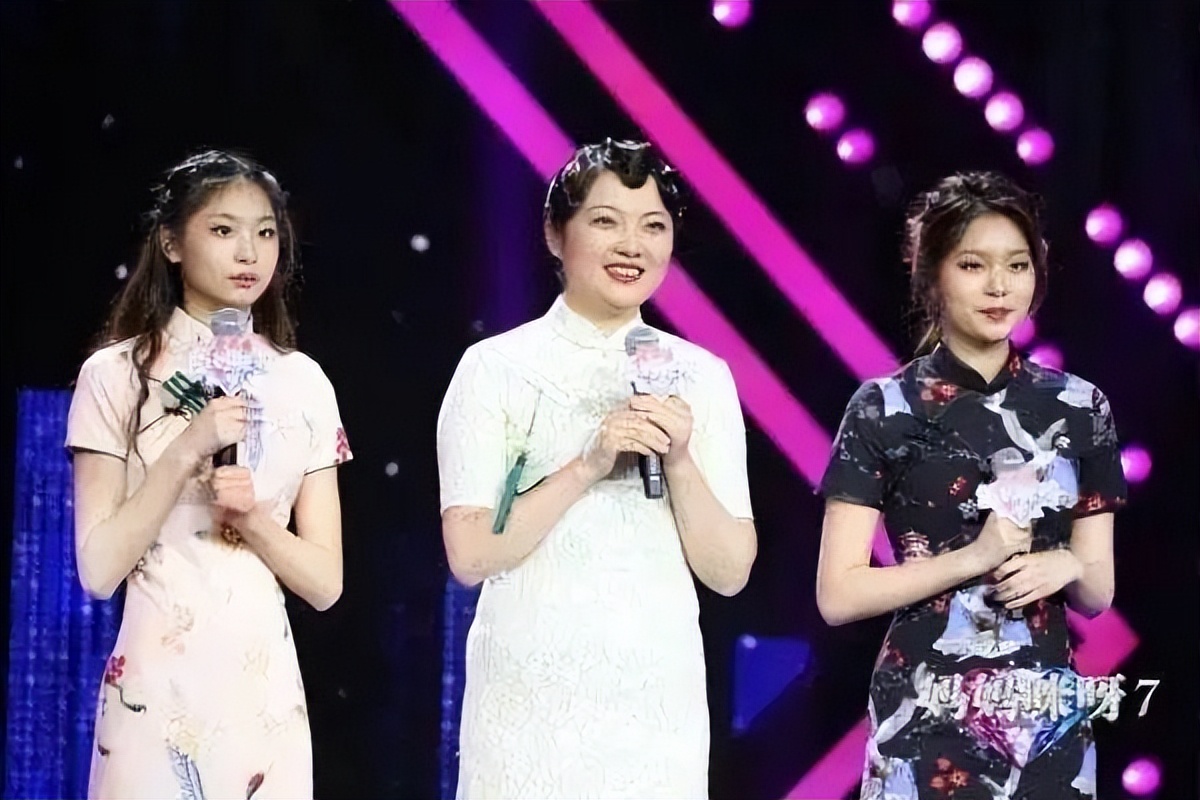 生下双胞胎后,丈夫提出离婚,她用一己之力,将脑瘫女儿送进名校