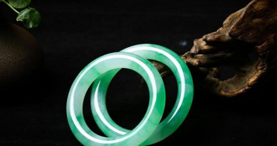 翡翠|其实翡翠也有死活之分，它们都是天然的a货，但是死玉的惰性很大