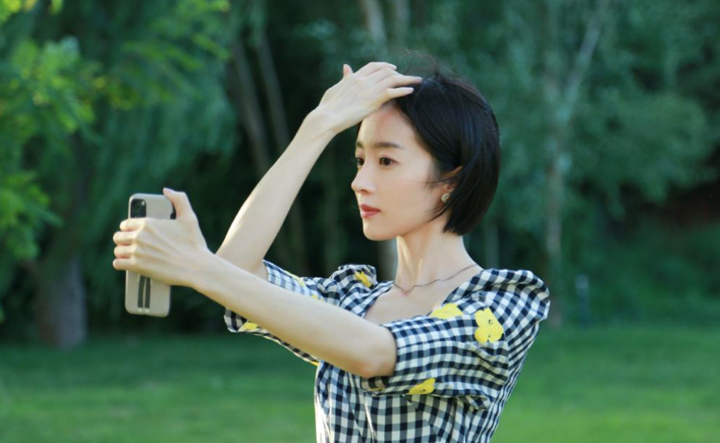 李沁|让她演女主都不红，这几位女星榜上有名，也是没谁了