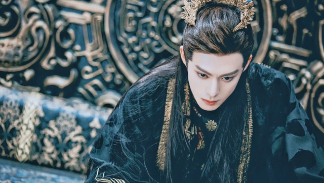 王鹤棣|王鹤棣被爆有纹身，抽烟喝酒开大G！导演刘信达呼吁封杀这个明星