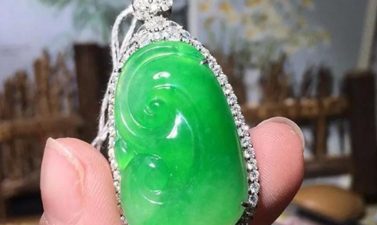 翡翠|有好多人都关心翡翠知识，关于翡翠的知识，看看讲解的这些吧