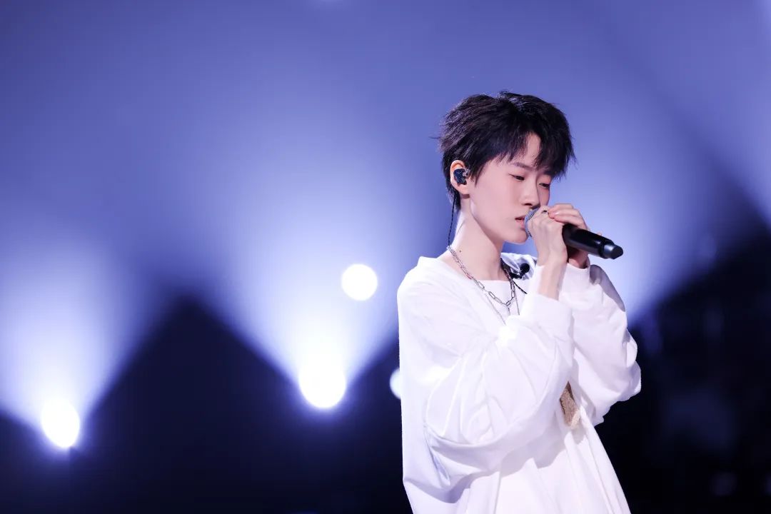 c位|2022中国好声音总决赛，李楚楚海报居Ｃ位，梁玉莹和蔡子伊争冠军