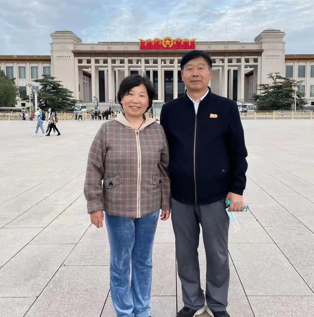 姚策|三拒绝争议不断!姚策堂嫂分享郭杜同框照,嘲讽许家众人贪得无厌