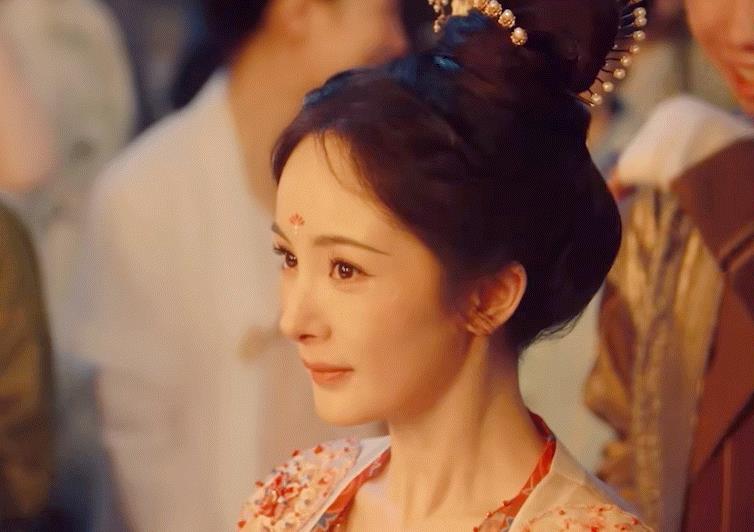 滤镜|《狐妖小红娘》首曝片花，杨幂澡堂滤镜被嘲，彻底离不开磨皮了？