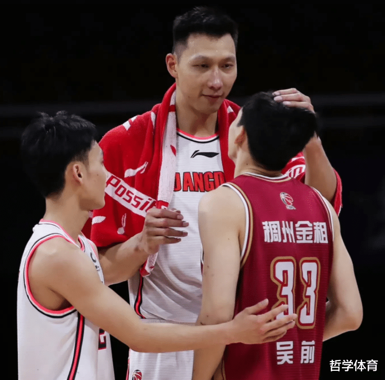 广东男篮|CBA的温馨1幕！赵睿和杜锋等人纷纷安慰吴前，吴前发文感谢