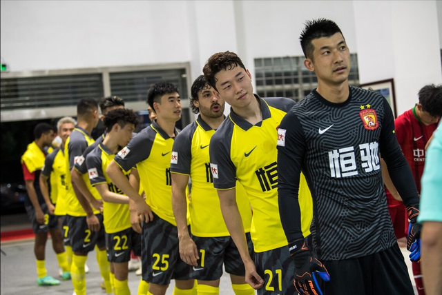 日本队|中国男足3大国脚签新约！一同投奔中超黑马，有望复制广州队神奇